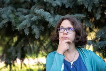 Marie Meyer-Marktl denkt nach.